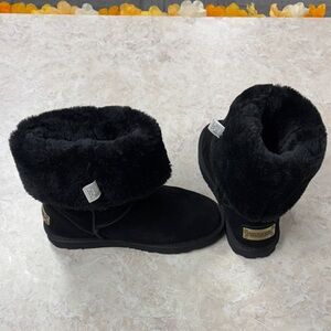 Cozy Black Fur-Lined Ankle Boots